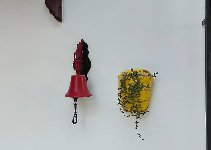 Kusadasi'nda Oezel Havuzlu Kiralik Bueyuek Villa