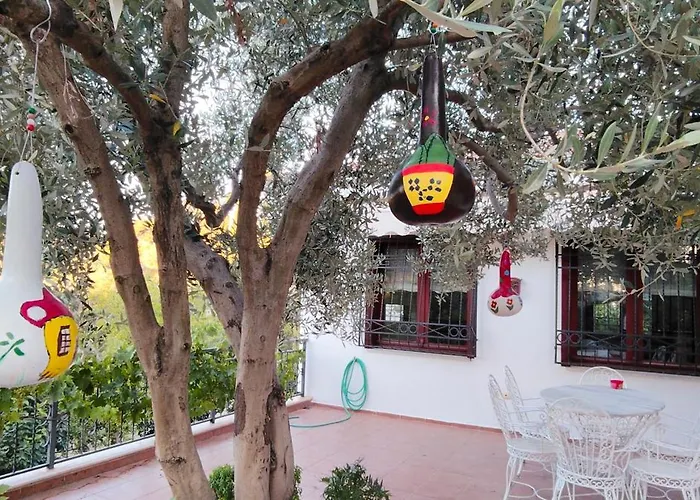 Kusadasi'nda Oezel Havuzlu Kiralik Bueyuek * Kusadası