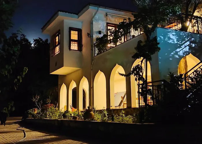 Villa Kusadasi'nda Oezel Havuzlu Kiralik Bueyuek Kusadası
