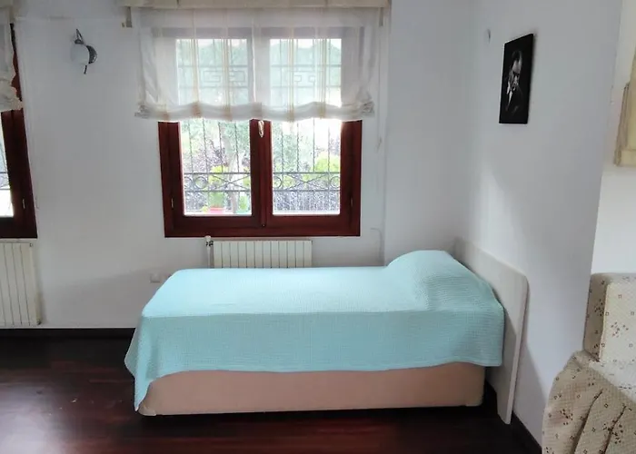 Villa Kusadasi'nda Oezel Havuzlu Kiralik Bueyuek *