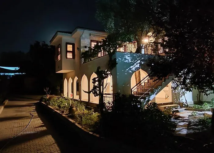 Kusadasi'nda Oezel Havuzlu Kiralik Bueyuek * Kusadası