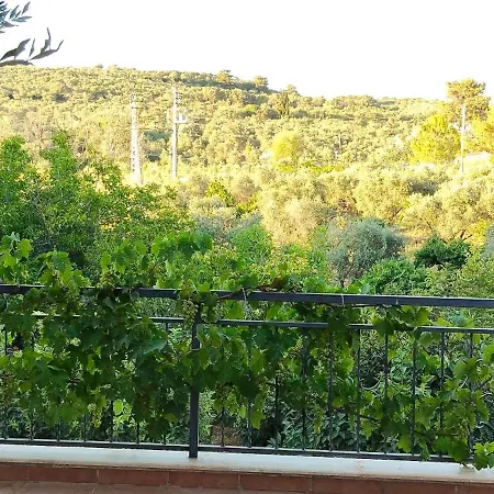 Вилла Kusadasi'nda Oezel Havuzlu Kiralik Bueyuek Кушадасы