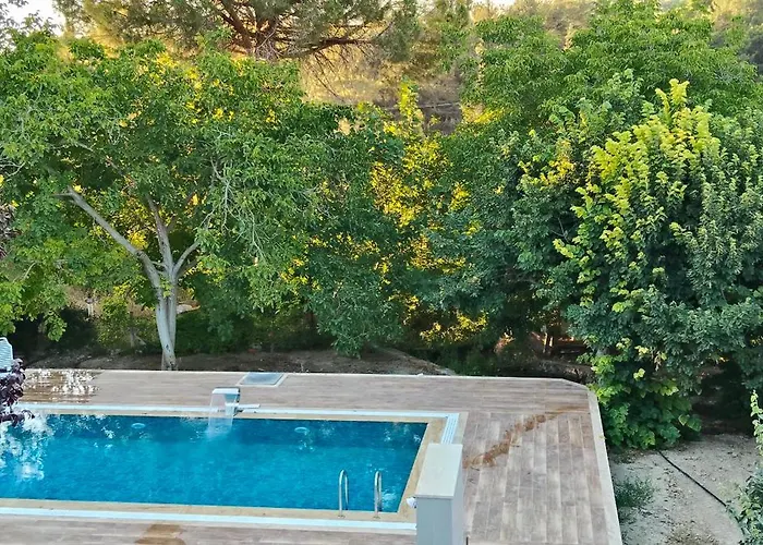 Villa Kusadasi'nda Oezel Havuzlu Kiralik Bueyuek Kusadası