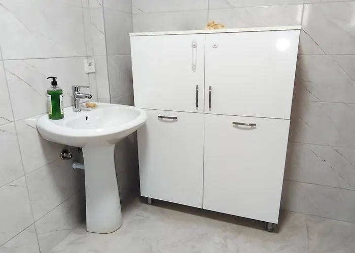 Villa Kusadasi'nda Oezel Havuzlu Kiralik Bueyuek