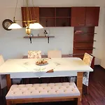 Kusadasi'nda Oezel Havuzlu Kiralik Bueyuek