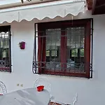 Kusadasi'nda Oezel Havuzlu Kiralik Bueyuek Kusadasi
