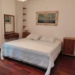 Kusadasi'nda Oezel Havuzlu Kiralik Bueyuek Villa Kusadasi
