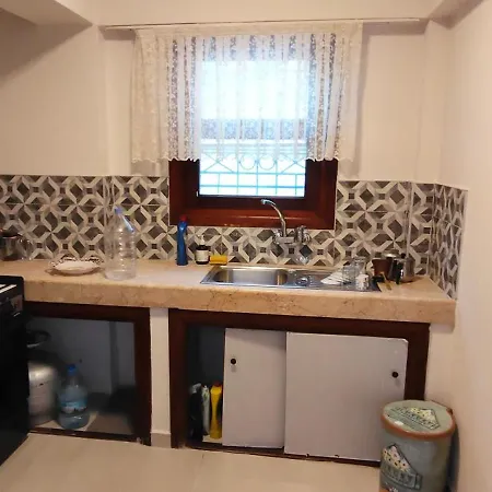 Kusadasi'nda Oezel Havuzlu Kiralik Bueyuek * Kusadası