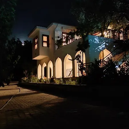 Vila Kusadasi'nda Oezel Havuzlu Kiralik Bueyuek *