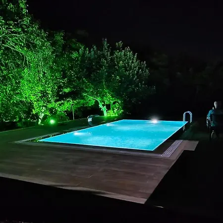 Kusadasi'nda Oezel Havuzlu Kiralik Bueyuek Villa Kusadası