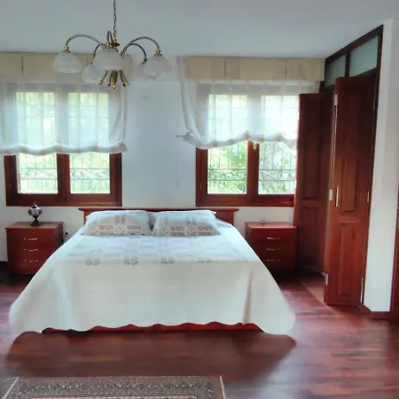 Villa Kusadasi'nda Oezel Havuzlu Kiralik Bueyuek *