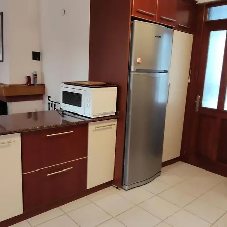 Kusadasi'nda Oezel Havuzlu Kiralik Bueyuek Kusadası