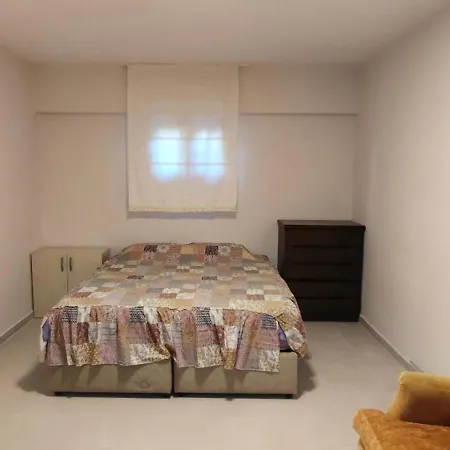 Kusadasi'nda Oezel Havuzlu Kiralik Bueyuek Вилла *