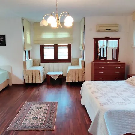 Kusadasi'nda Oezel Havuzlu Kiralik Bueyuek Вилла Кушадасы