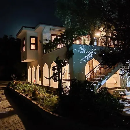 Kusadasi'nda Oezel Havuzlu Kiralik Bueyuek * Kusadası