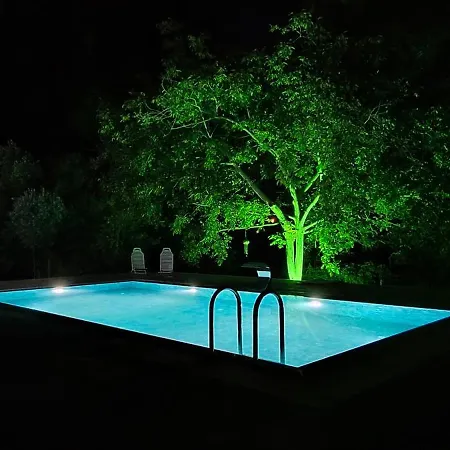 Villa Kusadasi'nda Oezel Havuzlu Kiralik Bueyuek *