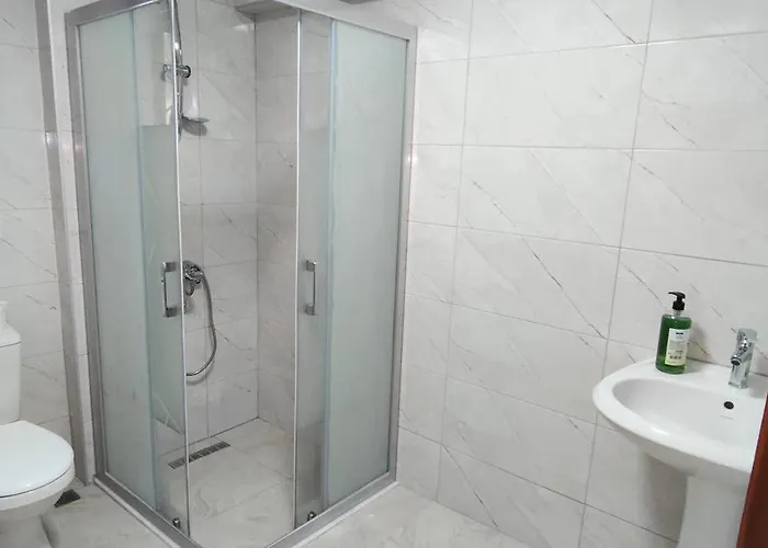 Kusadasi'nda Oezel Havuzlu Kiralik Bueyuek Vila