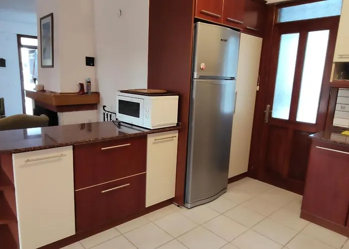 Kusadasi'nda Oezel Havuzlu Kiralik Bueyuek Kusadası