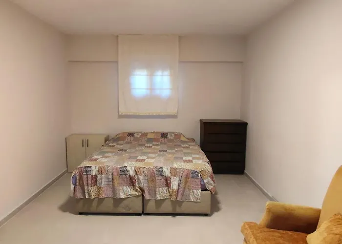 Kusadasi'nda Oezel Havuzlu Kiralik Bueyuek Vilă *