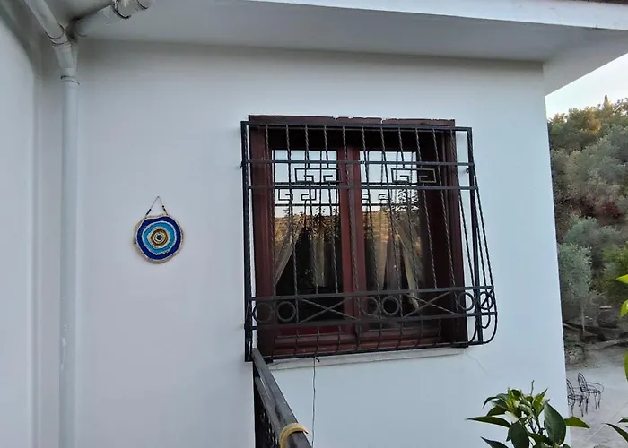 Vilă Kusadasi'nda Oezel Havuzlu Kiralik Bueyuek Kusadası