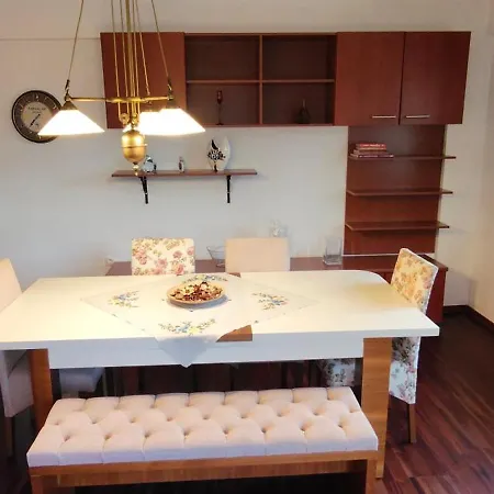 Kuşadası'nda özel Havuzlu Kiralık Büyük