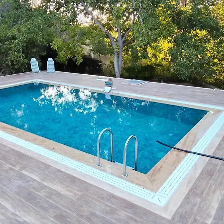 Kuşadası'nda özel Havuzlu Kiralık Büyük Kuşadası