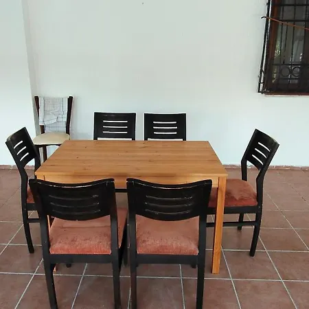 Kuşadası'nda özel Havuzlu Kiralık Büyük *