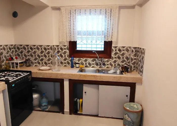 Kusadasi'nda Oezel Havuzlu Kiralik Bueyuek * 쿠사다시